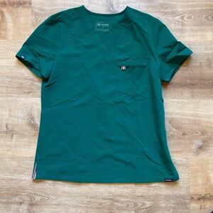 Mediclo Essential Woman’s scrub Top